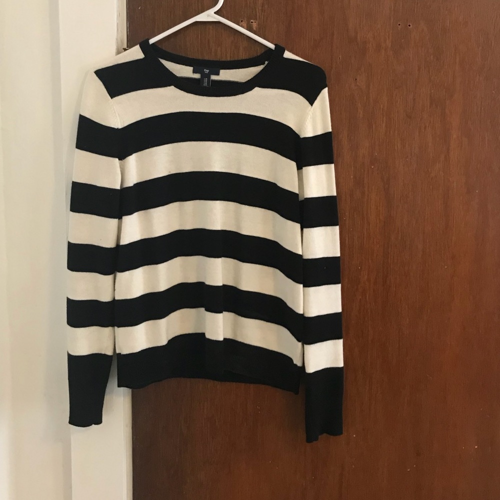 GAP Black & White Stripped Sweater